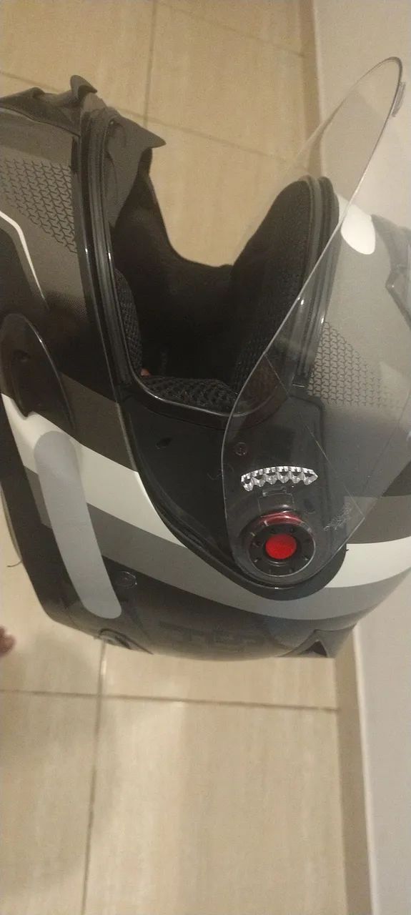 Capacete novo para moto tamanho 58