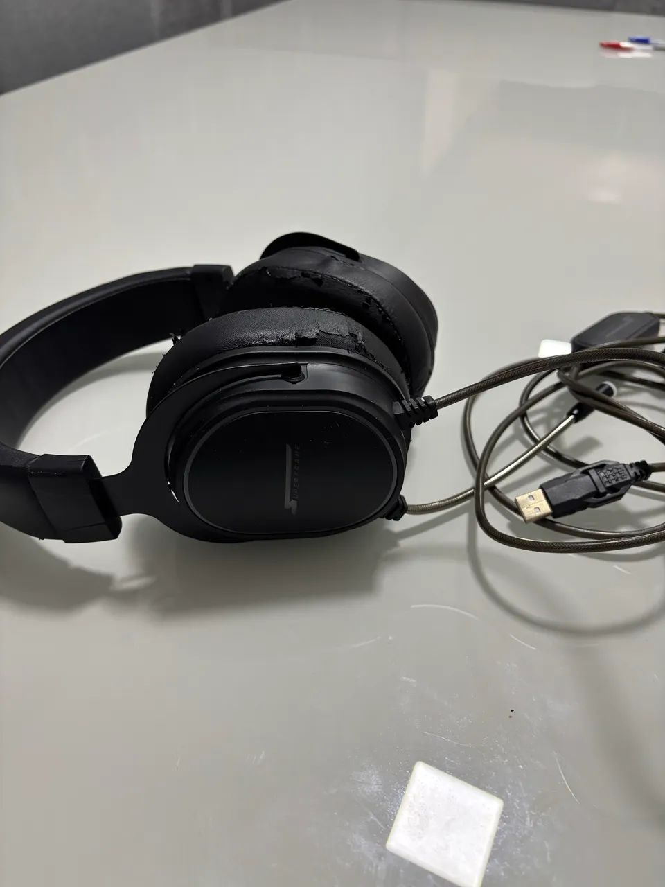 Headset Gamer SuperFrame Velka 7.1 RGB USB.