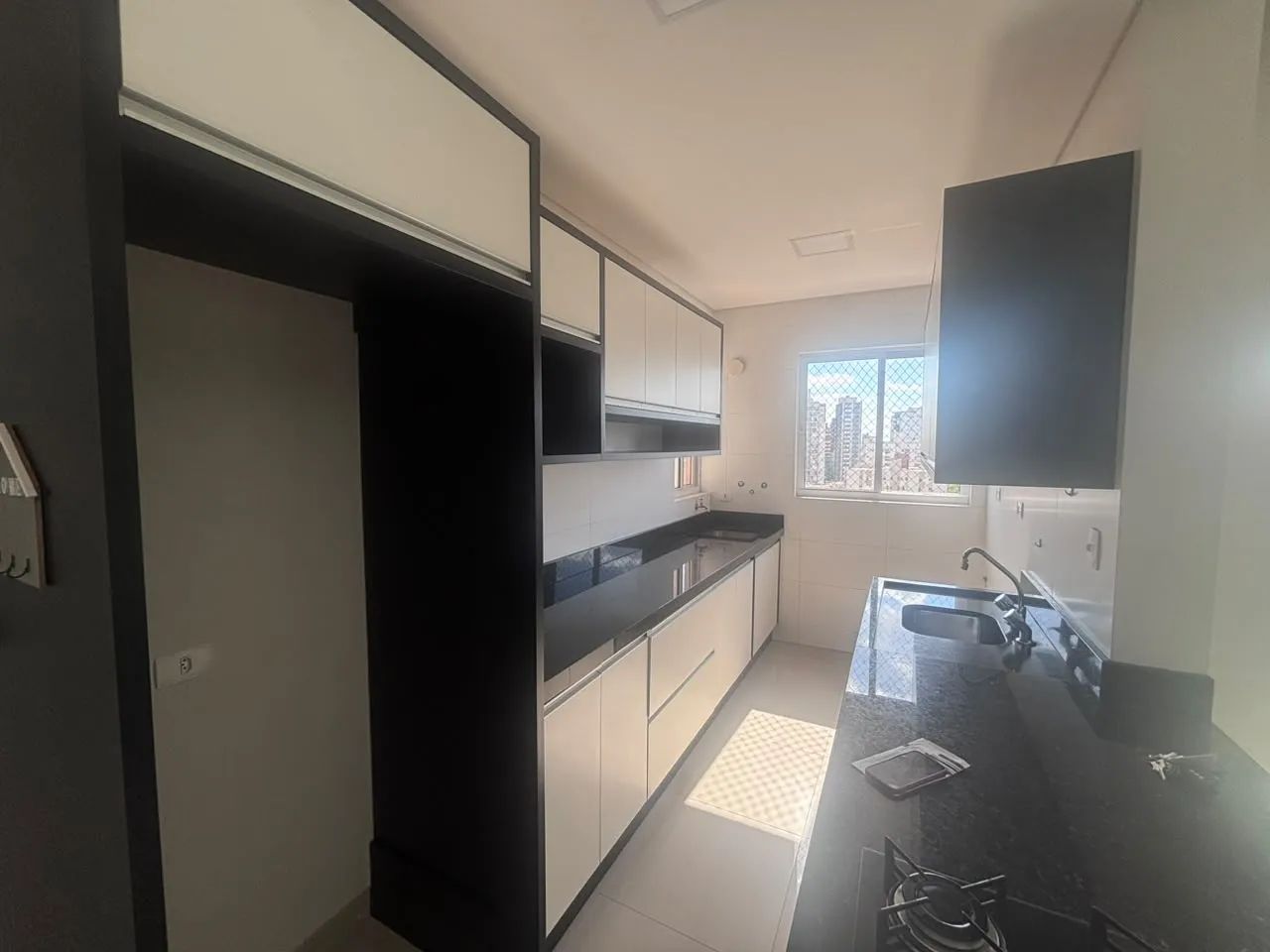 Apartamento com 3 Quartos e 2 Vagas, 74 m² na Zona 07 - Maringá/PR - Foto 2