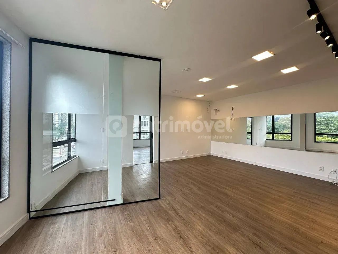 Andar Comercial no bairro Leblon com área de 70m², 1 sala ampla e 1 banheiro, com vista pa - Foto 3