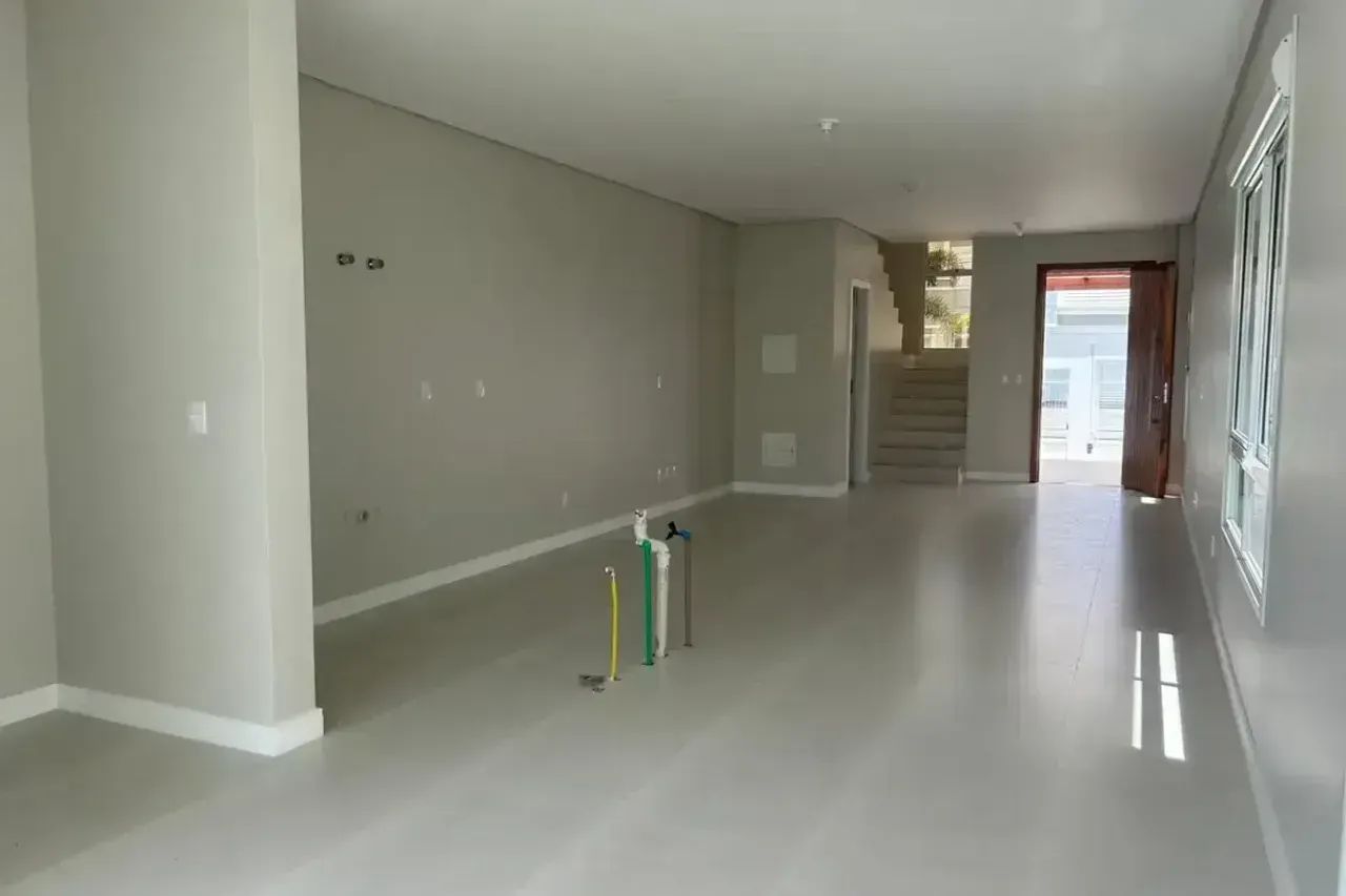 Casa nova com 3 dormitórios e espaço gourmet no Carianos | Florianópolis - Foto 2