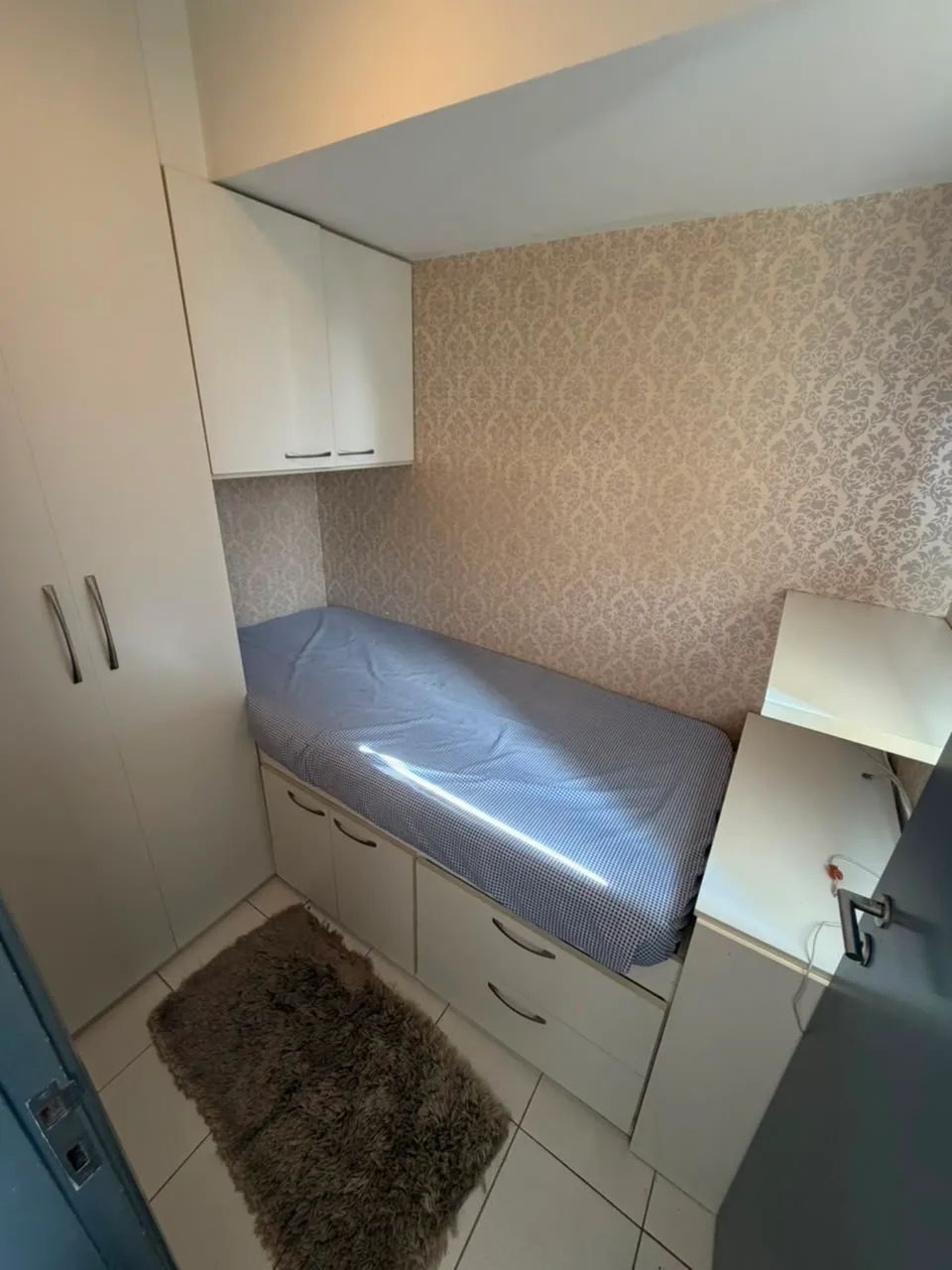 Quarto planejado completo com cama, armários e gaveteiros - Foto 2
