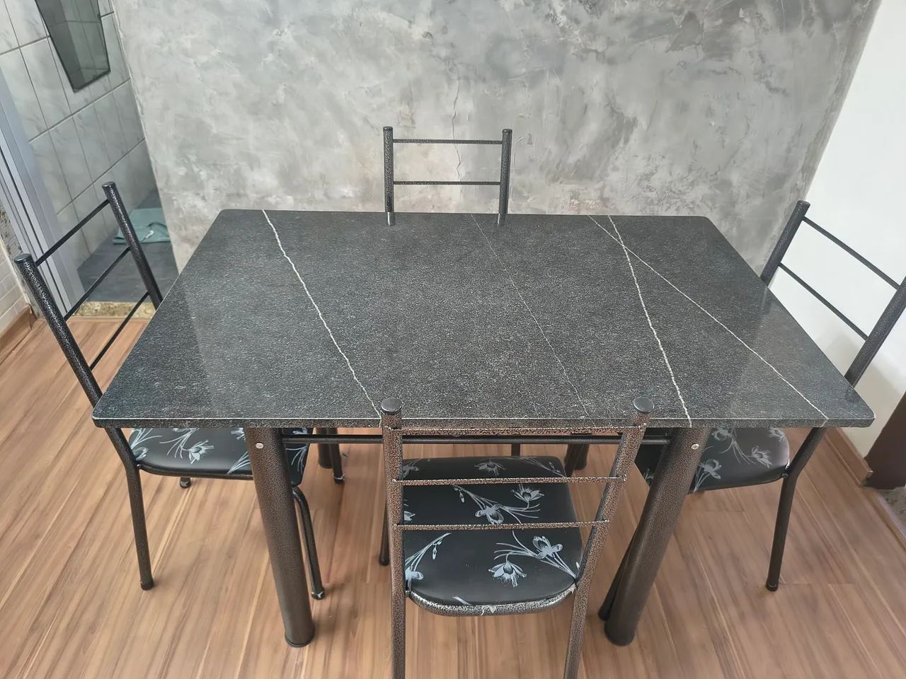 Conjunto mesa 04 cadeiras granito - Foto 3