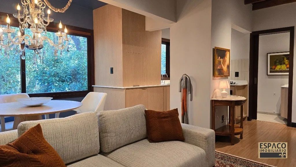 Apartamento 100% reformado e semimobiliado