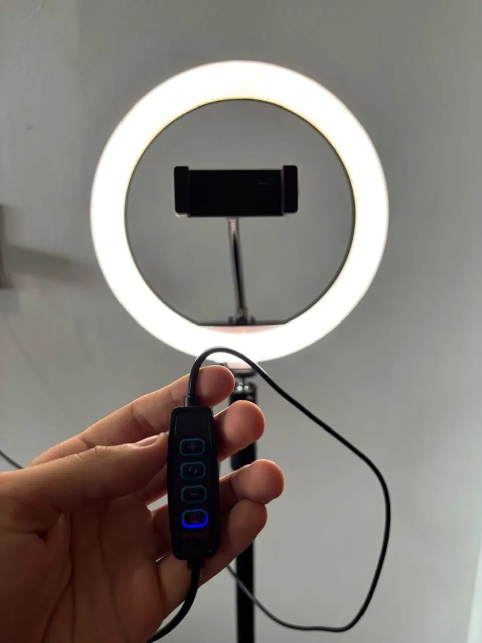 Ring Light LED 8 Polegadas com Tripé 2,10m + Suporte para Celular - Foto 4