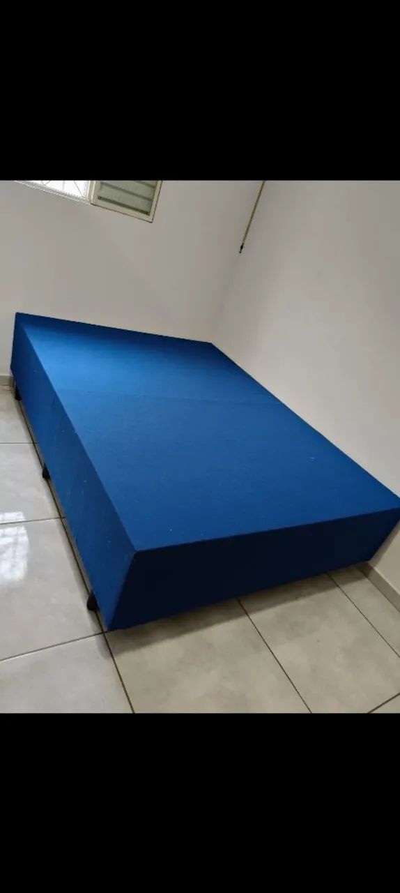 Box casal (não acompanha colchão)