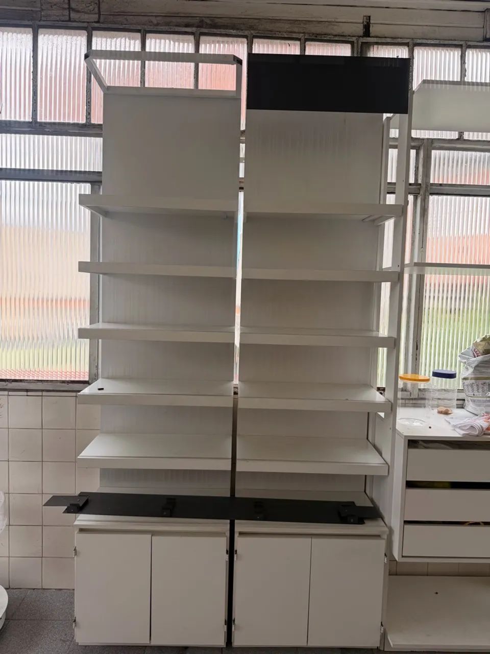 Gôndola de parede, expositor para loja.