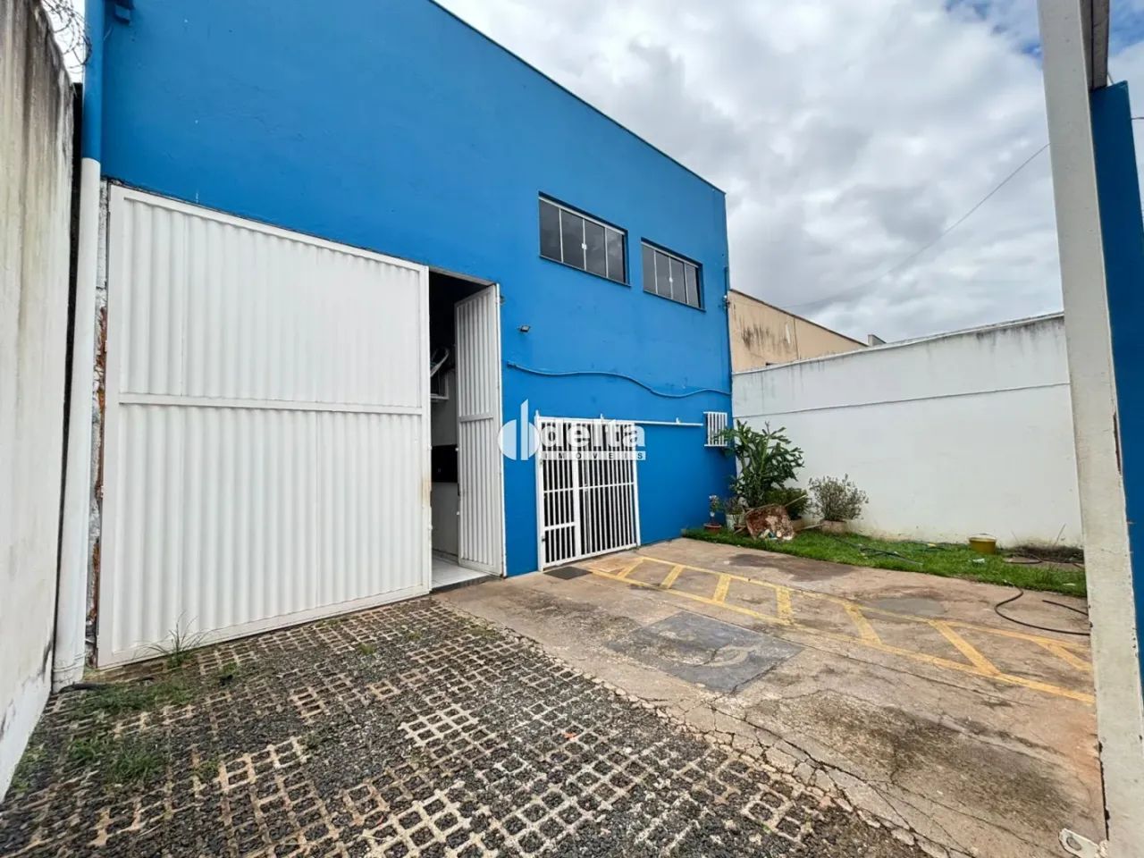 Galpão disponível para locação no bairro Dona Zulmira em Uberlândia-MG 1