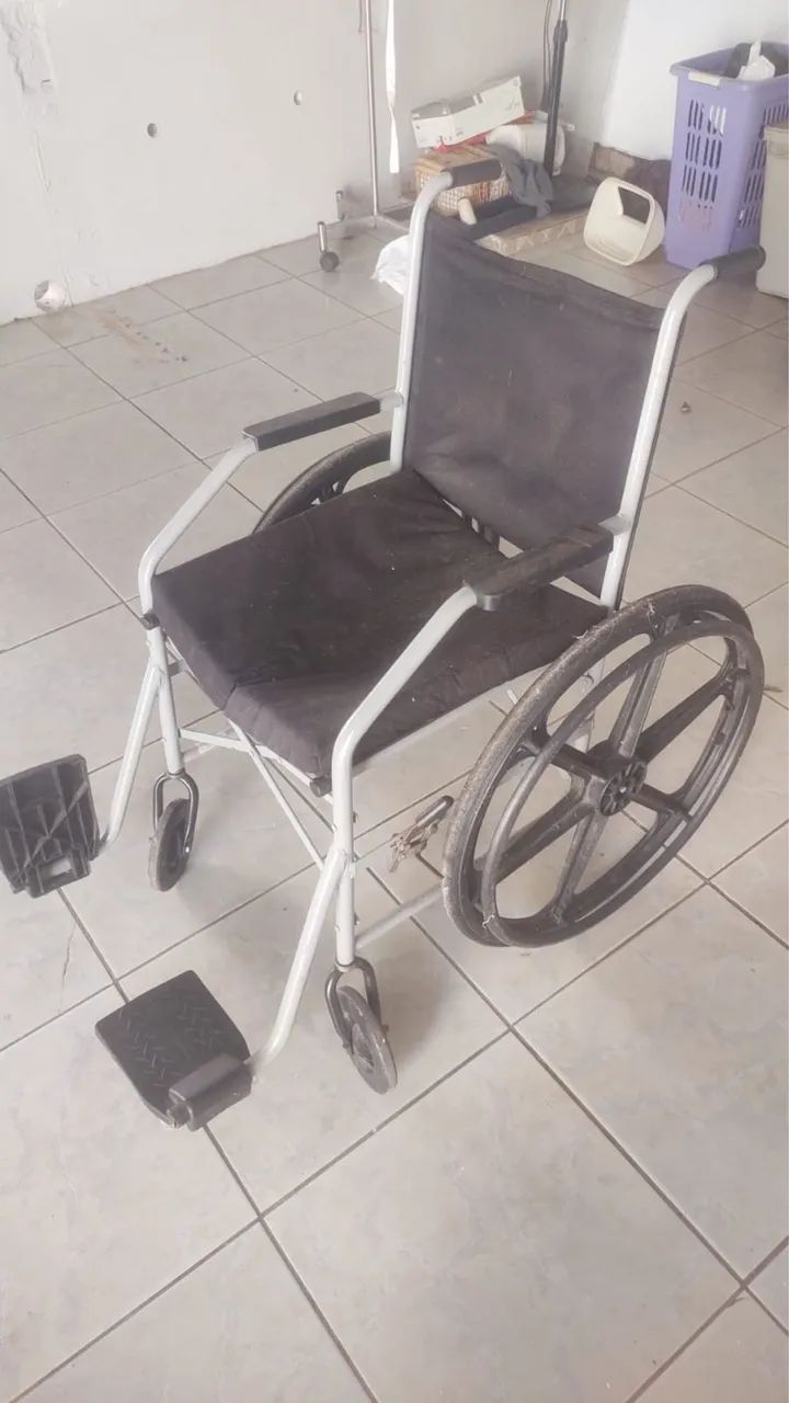 Cadeira de rodas e de banho