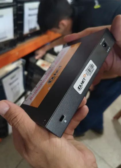 Switch - TP-Link Usado TL-SG108E