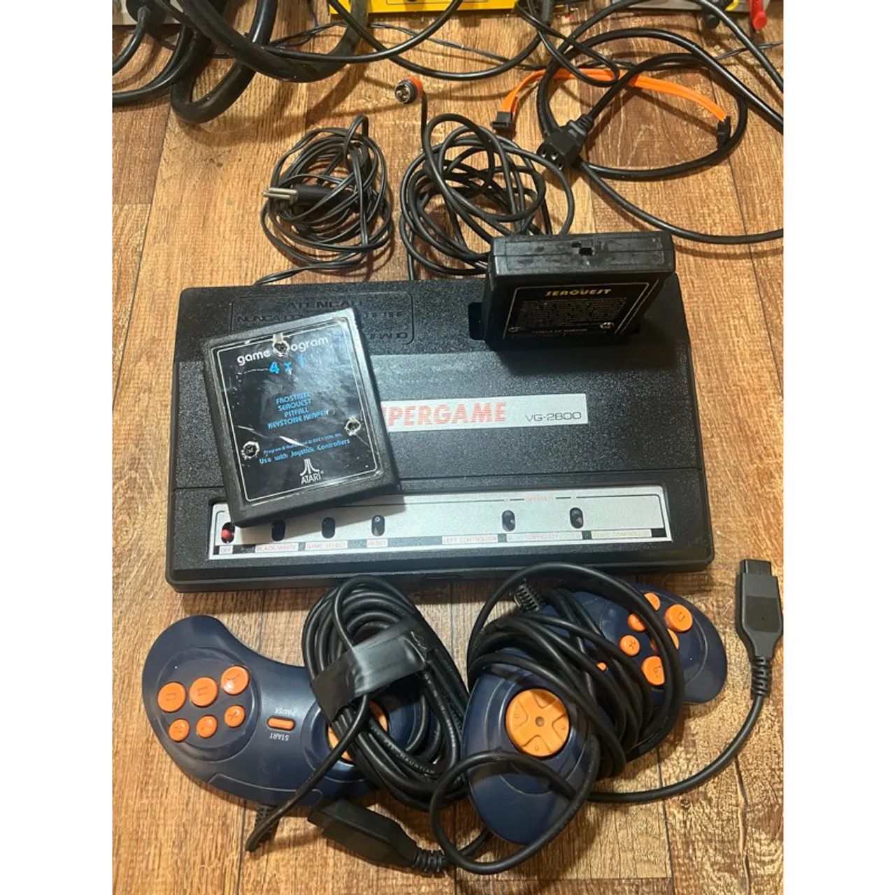 Supergame VG2800 Atari + 2 Jogos + Controles - Foto 3