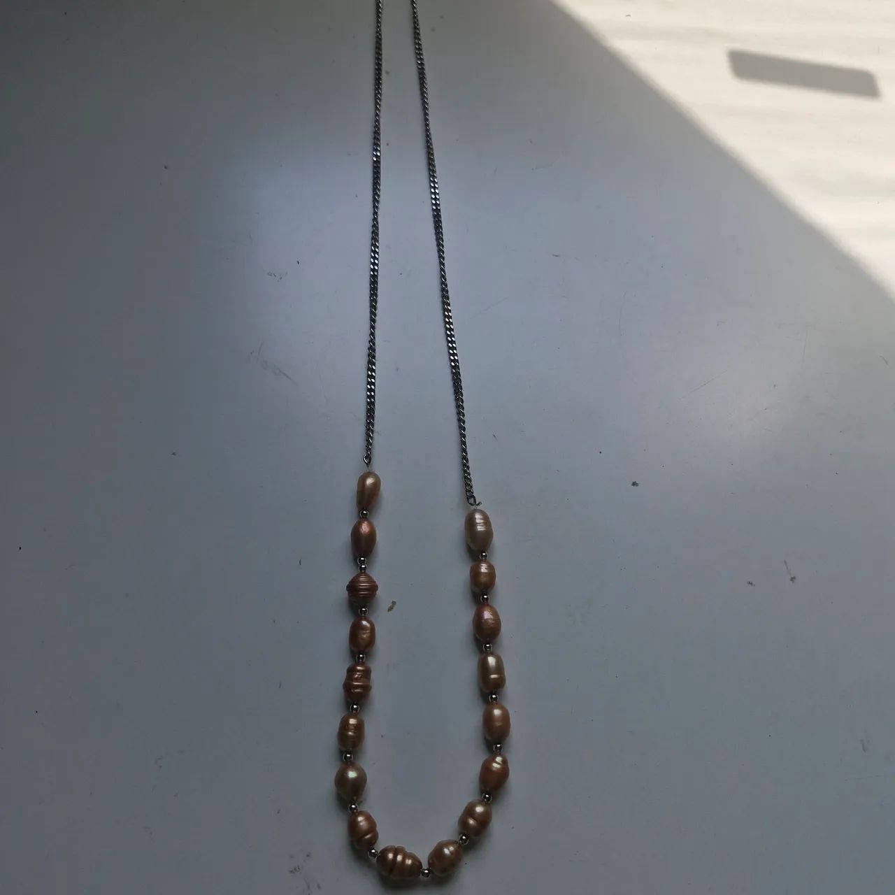 Colar longo com pérolas barrocas - Foto 2
