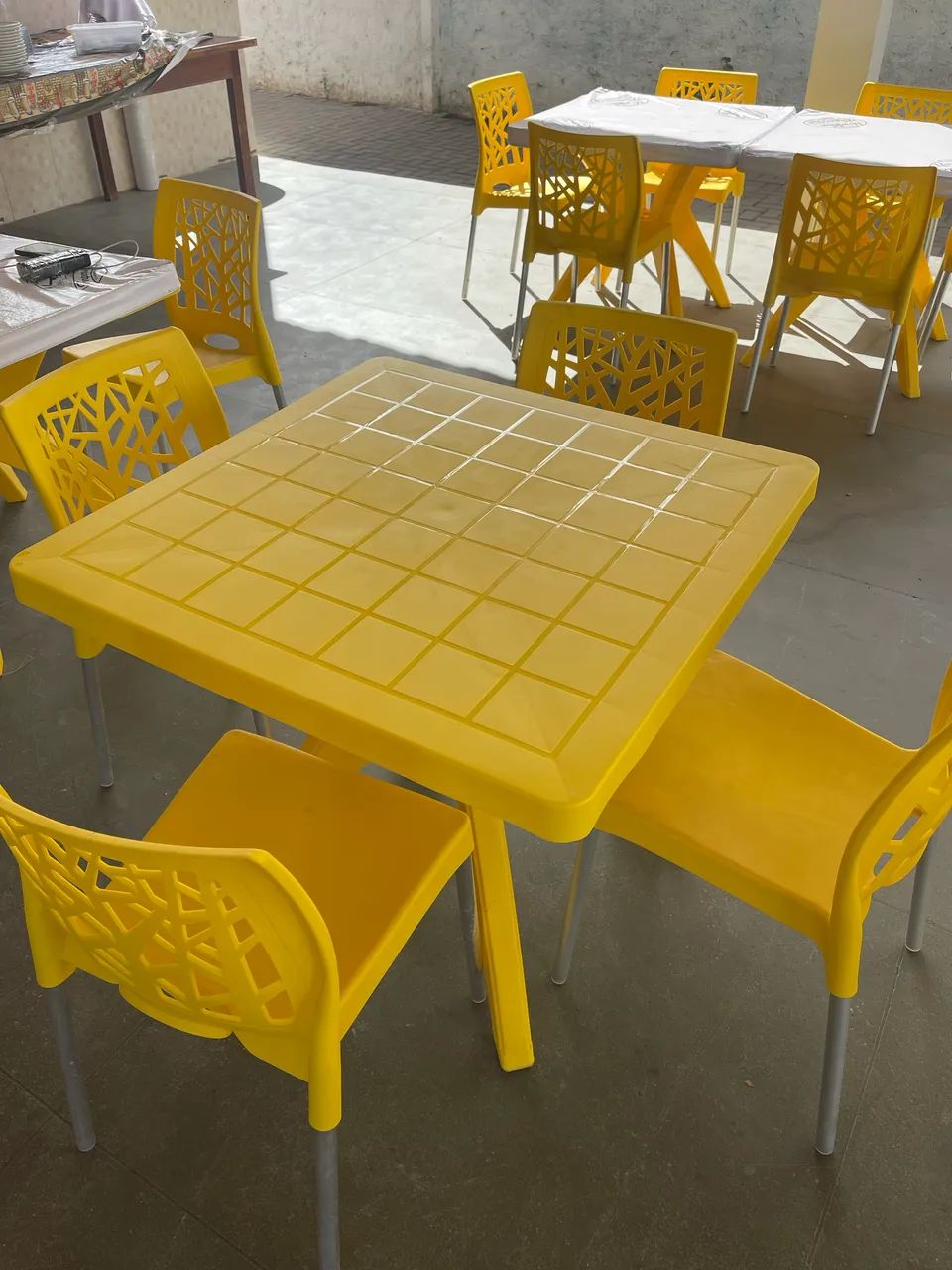 VENDO CONJUNTO DE MESA E CADEIRAS - Foto 3