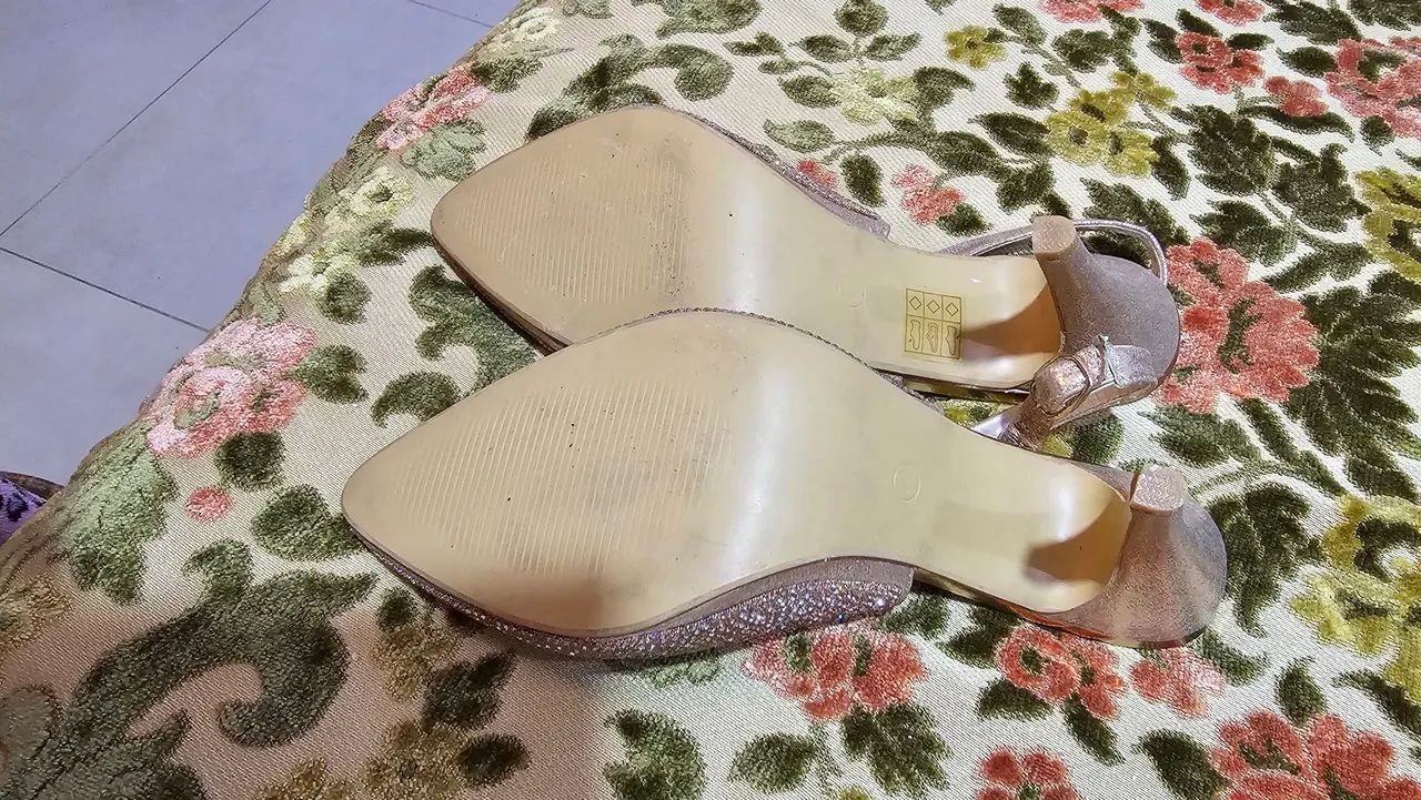 Scarpin strass dourado 38 - Foto 4