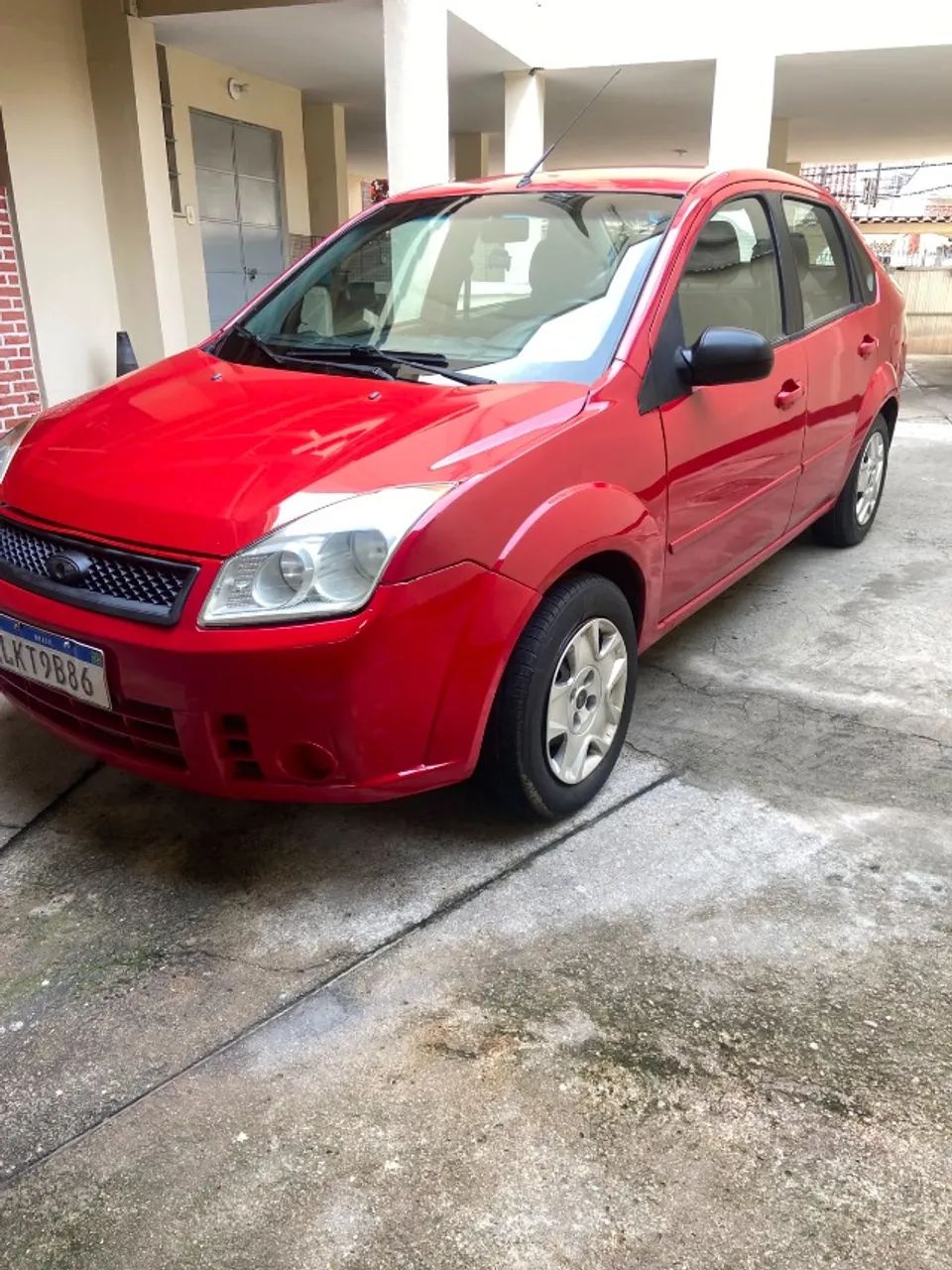 Ford Fiesta Fiesta Sedan 1.0 8V Flex 4p 2009