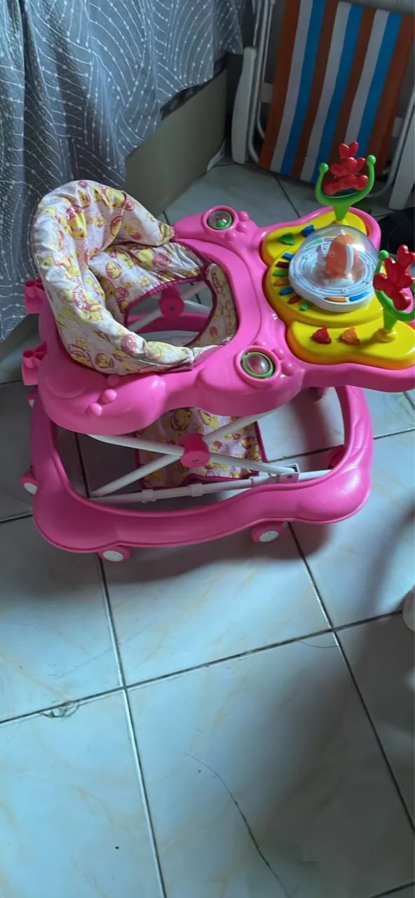 Vende-se andador feminino