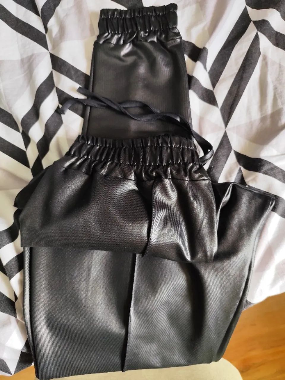 Cal ça em corino preta M - Nova  - Foto 2