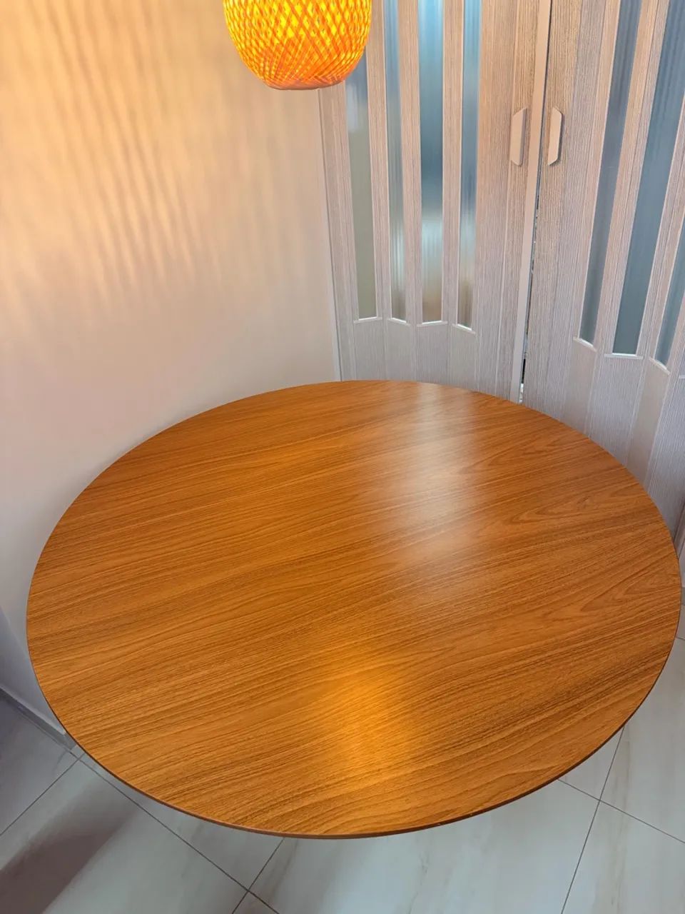 Mesa de jantar redonda cone 130cm  - Foto 2
