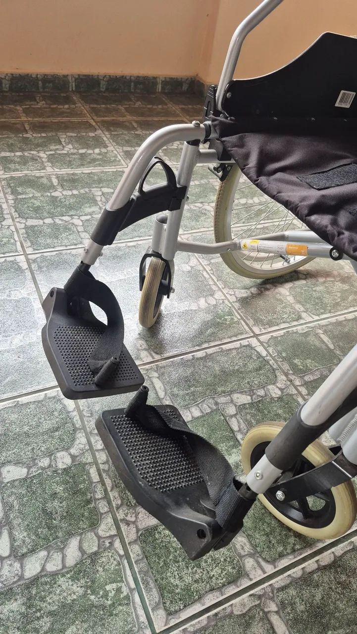 Cadeira de Rodas D600 DELLAMED (120kg) - Foto 6