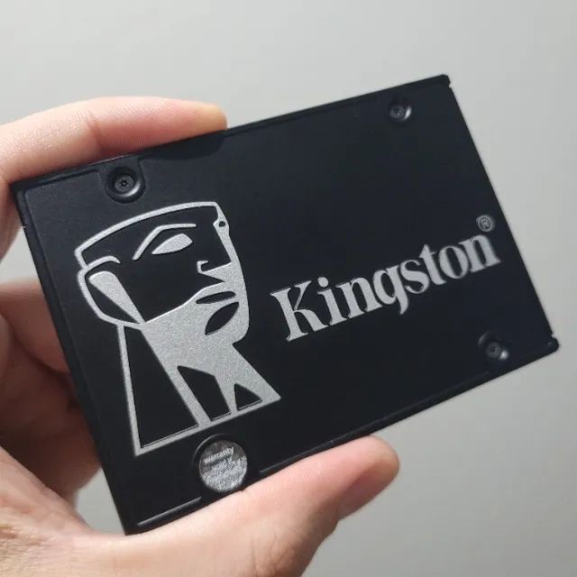 SSD Kingston KC600 512GB NAND 3D TLC Sata3 com Leitura de 550Mb/s e Gravação de 520Mb/s