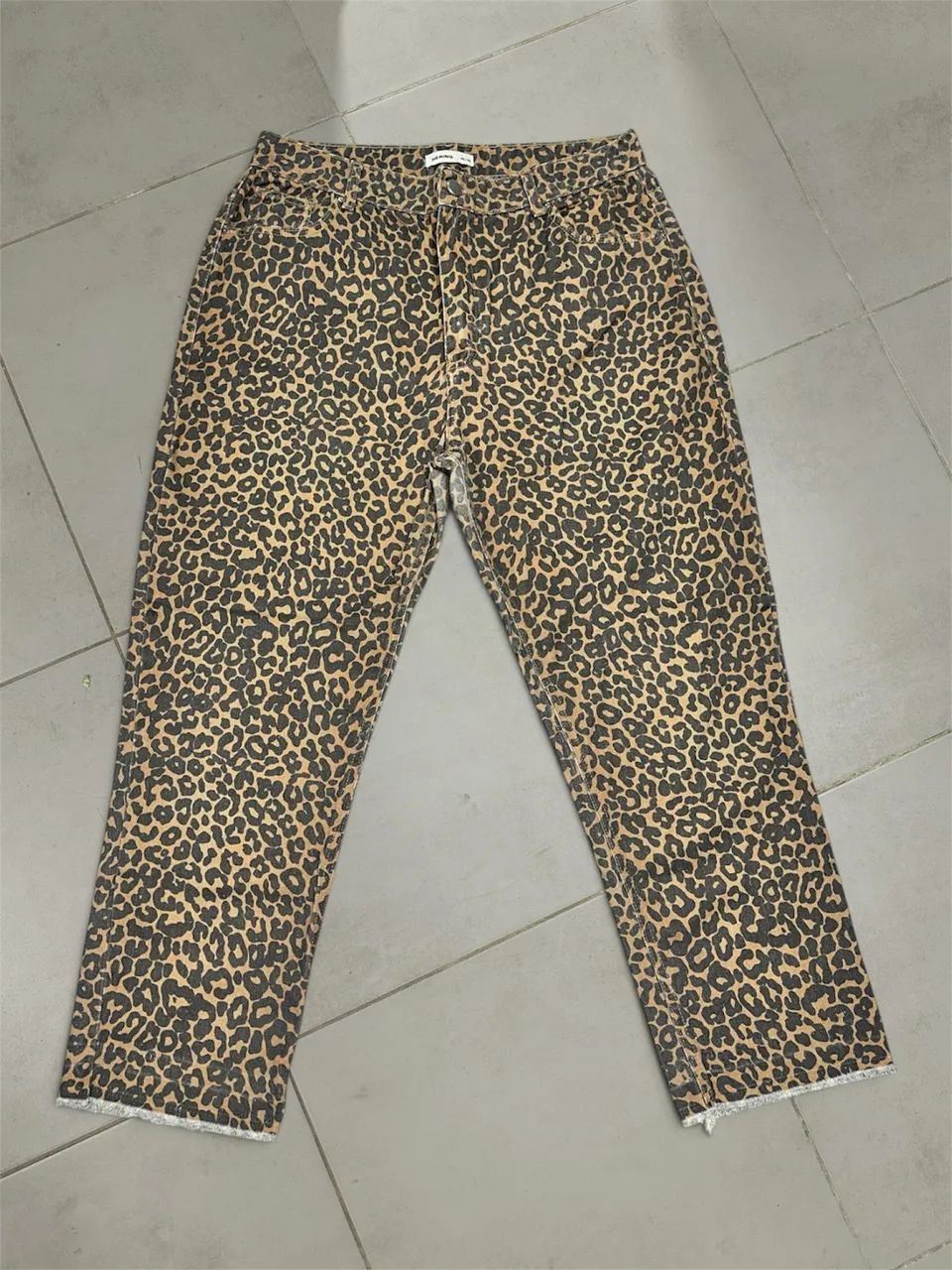 Calça Hering Sarja Reta Animal Print Oncinha 100% Algodão