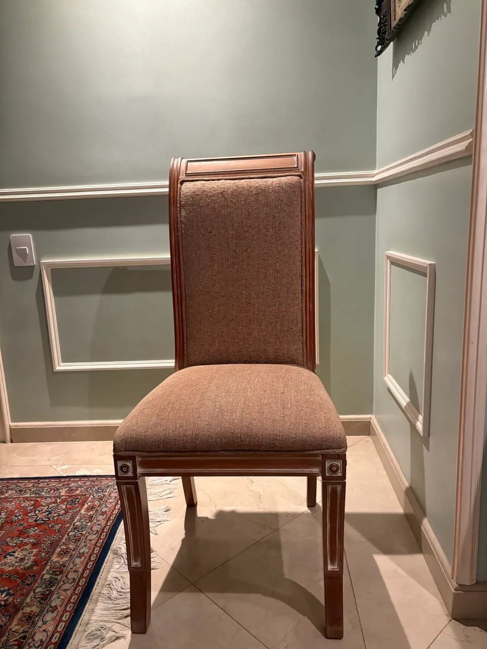 Vendo Conjunto de cadeiras mesa de jantar. 2 com apoio e 6 sem.  - Foto 4