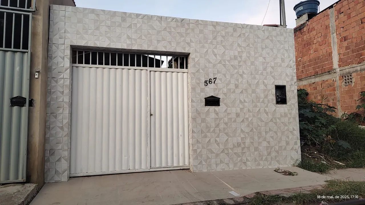 CASA À VENDA - EXCELENTE OPORTUNIDADE
