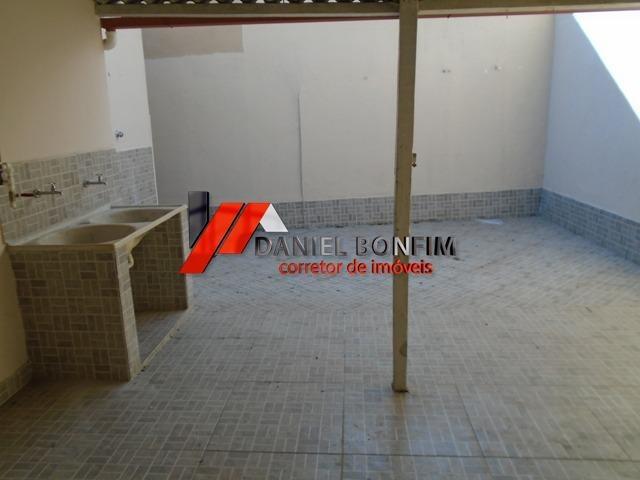 Casa de lote inteiro com quintal no melhor local do bairro Santa Helena - Foto 18