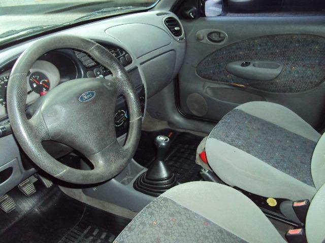 Fiesta Hatch Class 1.0 8v Zetec 2001 4 Ptas - Direção Hidr - Conj. Elétrico - Confira.! - Foto 3