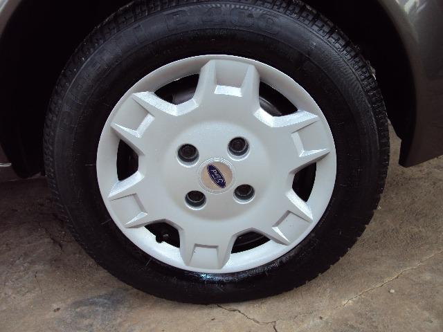 Fiesta Hatch Class 1.0 8v Zetec 2001 4 Ptas - Direção Hidr - Conj. Elétrico - Confira.! - Foto 13
