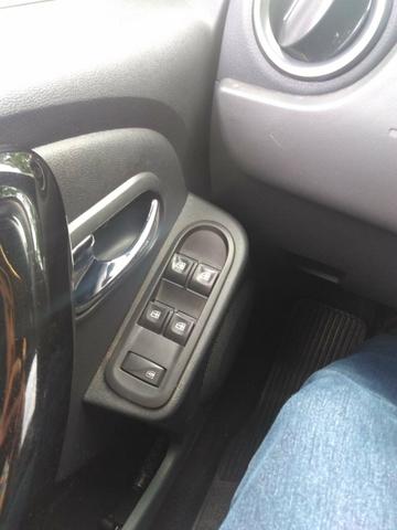 Vendo ou troco Duster Oroch por Renegade ou Fiat Toro - Foto 6