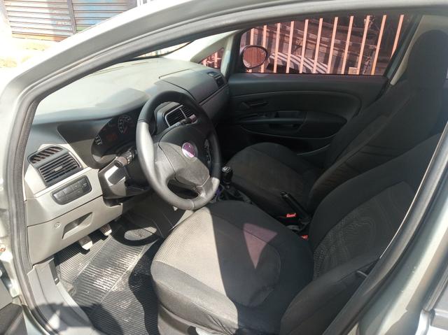 Fiat Punto 1.4 Attractive 2011 Completo - Foto 6
