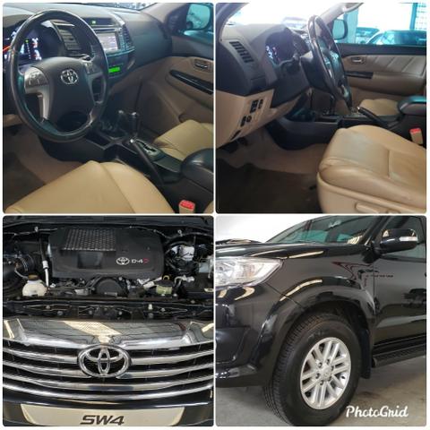 Hilux Sw4 7 Lugares Diesel 4x4 - Foto 16