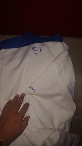 Vendo um conjunto da seleção