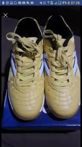 Chuteira Futsal Nova R$150,00