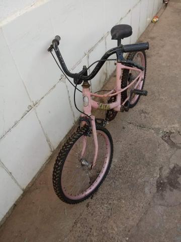 Bicicleta infantil aro 20 - Foto 5