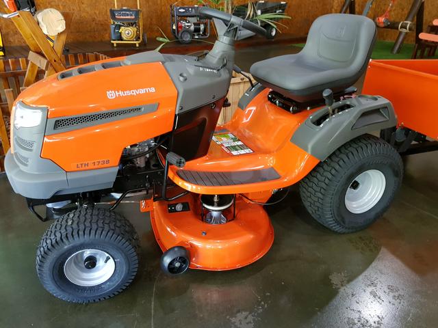 Trator de Grama Husqvarna 17HP Lth1738