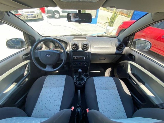 Ford Fiesta 1.0 8V - Foto 10