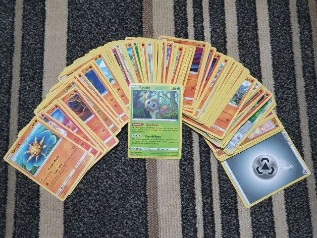 Lote Pack Pokémon 50 Cartas Aleatórias E Pokémon V Garantido - Ri