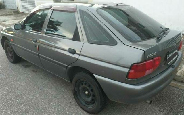 FORD ESCORT GL  16V 4P 1999 - 1151809772 | OLX