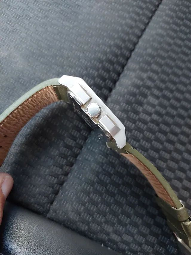 RELÓGIO QUADRADO DE PULSO PULSEIRA COURO SÓ VENDA NÃO TROCO POR NADA  - Foto 2