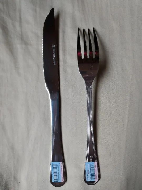 garfos e facas 