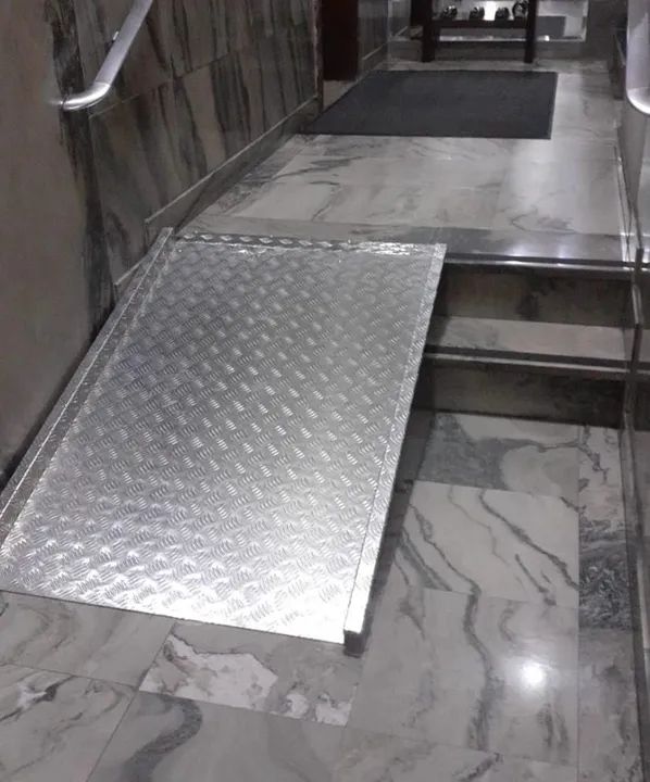 Rampa de acesso para cadeirante de alumínio  - Foto 6