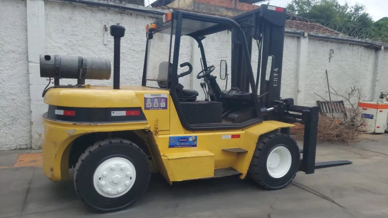 Empilhadeira 7 ton clark 2012