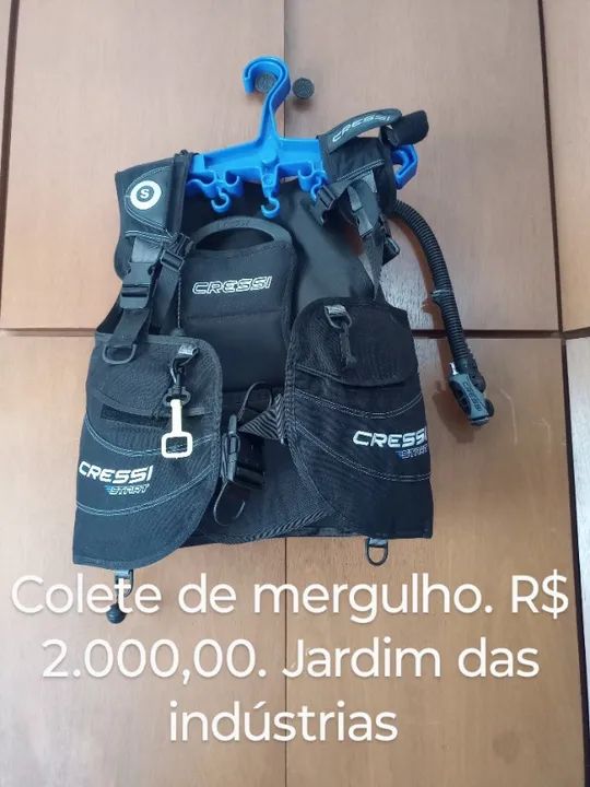 Colete de mergulho. R$ 2.000,00. Celular *