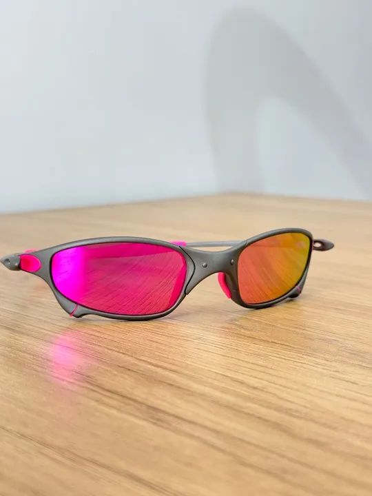 Óculos de Sol Oakley - Preto e Rosa Juliet X
