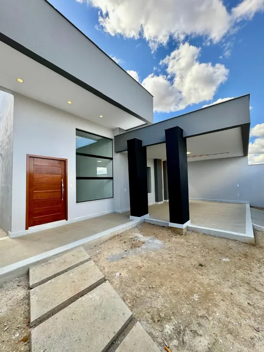 Casa linear alto padrão com 03 suítes e excelente localização no bairro Fazenda Vitali