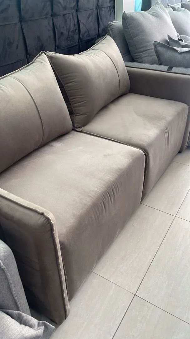 Sofá com design moderno slim Tam 1,80  - Foto 2