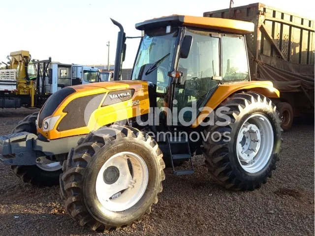 Trator de pneus VALTRA A950 82CV