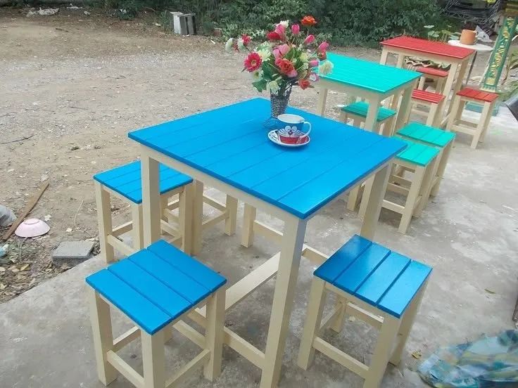 Conjunto de Mesa e bancos de Madeira para Restaurante